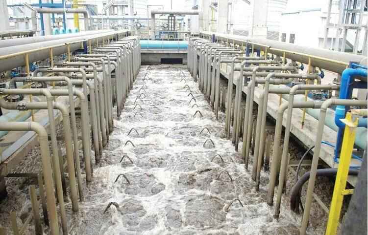 （圖：南輝日化洗滌污水廢水客戶起泡現場）